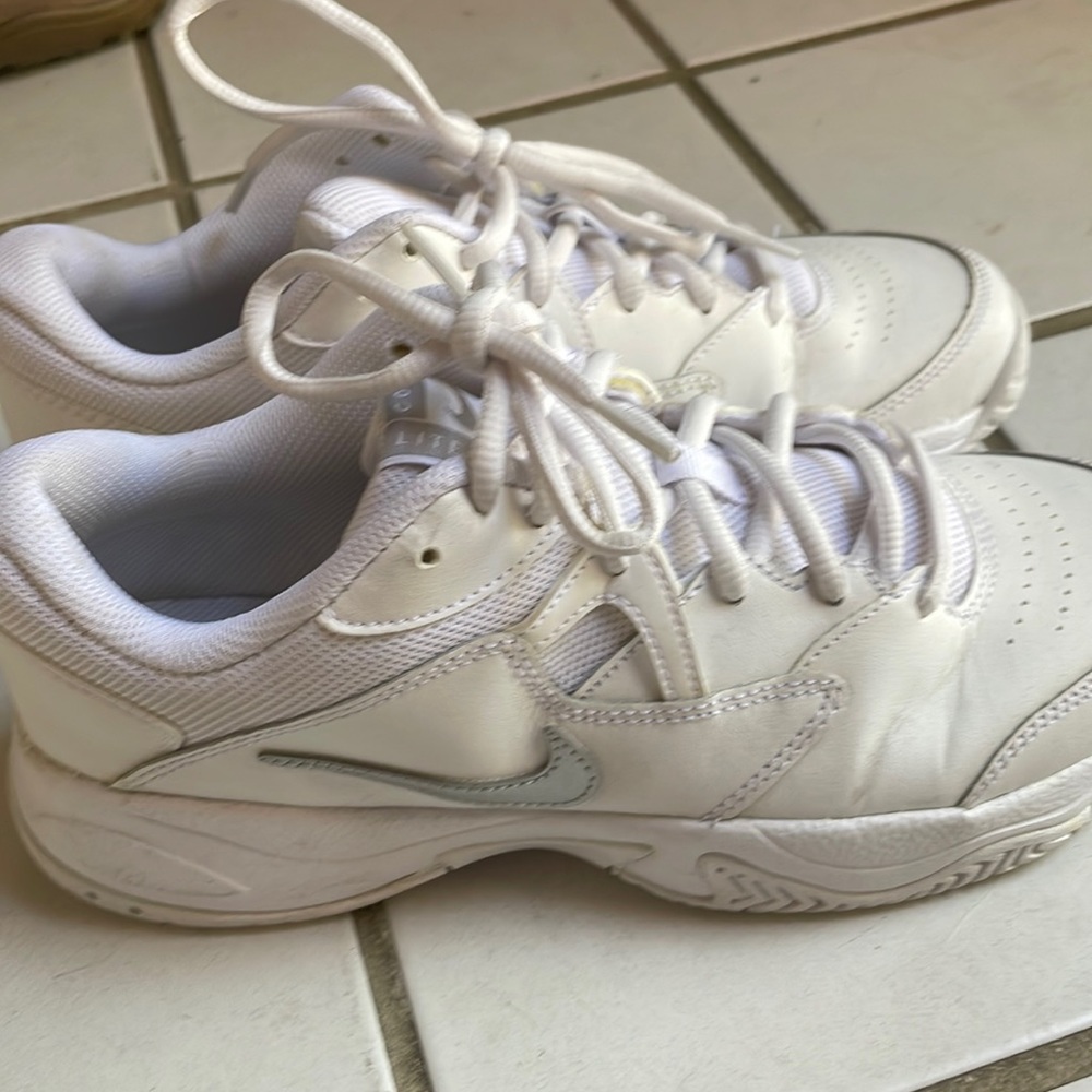 White Nike Court Lite 2 Shoes